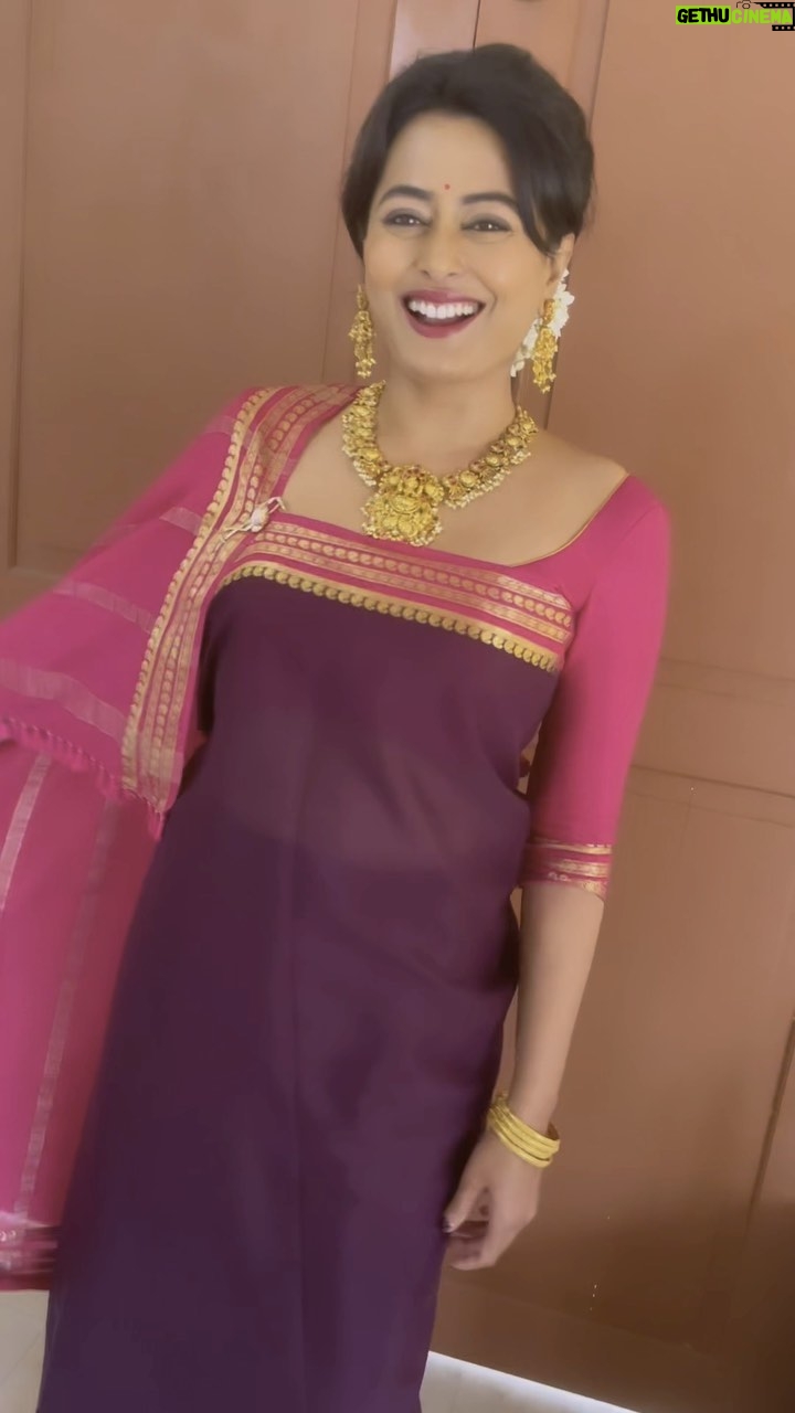 Nidhi Subbaiah Instagram - For my cousins wedding 💗 Outfit : @anthariya_silks Jewellery : @beadedtreasuresjewelry Hair and Makeup : @krishnastudio869 Coorg