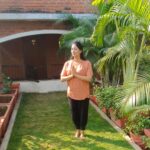 Niharica Raizada Instagram - Day 1 of my retreat at the @abhyasschoolofyoga Calming experience.... Did Surya Namaskar many many times, and will be doing Pranayam 2 times. A very different way of living, but I think a more conscious and higher sense of being type of living. "ॐ सह नाववतु। सह नौ भुनक्तु। सह वीर्यं करवावहै। तेजस्वि नावधीतमस्तु मा विद्विषावहै।ॐ शांतिः शांतिः शांतिः॥" "Om Sahana Vavatu, Sahanau Bhunaktu, Sahaveeryam Karavavahai, Tejasvi Navadhitamastu, Ma Vidvishavahai, Om Shanti Shanti Shantihi."