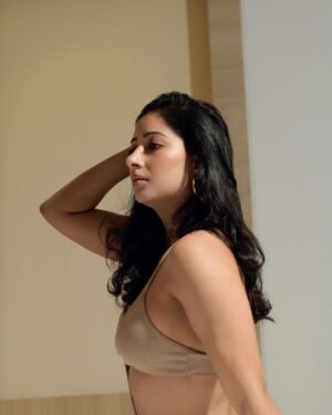 Niharica Raizada Instagram - Call me the New Year.

#NiharicaRaizada 

Shot by @rajanstudios 
Makeup and Hair by @reenakapur_makeovers_