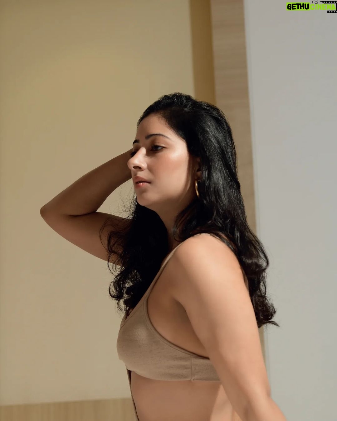 Niharica Raizada - 11K Likes - Call me the New Year.
#NiharicaRaizada
Shot by @rajanstudios
Makeup and Hair by @reenakapur_makeovers_