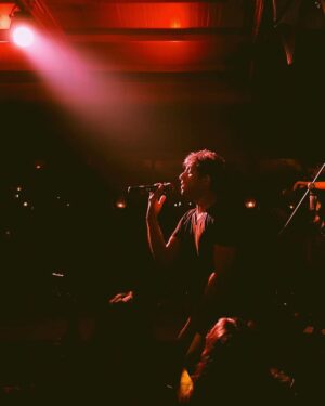 Nikhil D'Souza Instagram - Last night on the Saiyaara Tour saw us play to a fantastic crowd @opabarandcafe .. It was absolutely ❤️ to see how many of you sang along to the Indie tunes as much as the Bolly ones. 
Thanks for coming out on a Sunday night, Mumbai! 
📸: @jungannnnn , @soundinstore 

#saiyaara #saiyaaraTour #singersongwriter #gig #concert