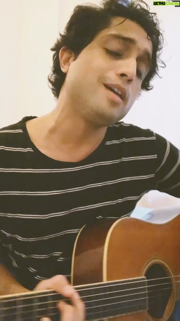 Nikhil D'Souza Instagram - Midnight jammin’ with James Bay’s “Let it go” #singersongwriter #latenight #cover #jamesbay #acoustic