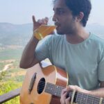 Nikhil D'Souza Instagram - Hello Sunnyday. Here’s a lil song I felt like singing for you guys - a cover of “You belong to me” 🎥: @shrutzpah