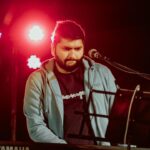 Nikhil D'Souza Instagram - Watch me sing this whole song while keeping this pose. Thanks @cultcomm_iimshillong 📸 @nilutpalhzrika.prproj