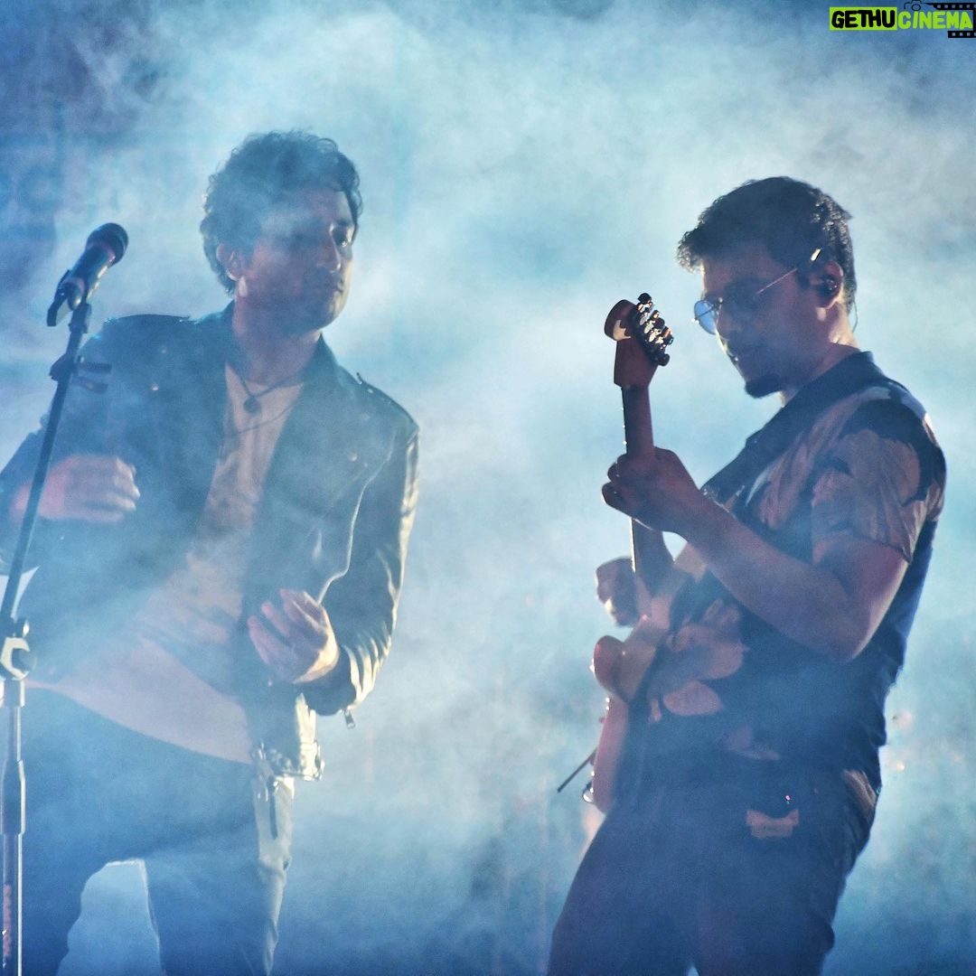 Nikhil D'Souza Instagram - I love what I do. I really do. Thank you guys for letting me do it. There’s too many Do’s in this caption. Photos by @capturerbeau Gig: @iitbombay.moodi / 27th Dec ‘22 (Other band members not seen in these photos are @ox7gen @nate08music @crehyl @chinmayharshe and big thanks @hrishiiravi for the fab lighting work)