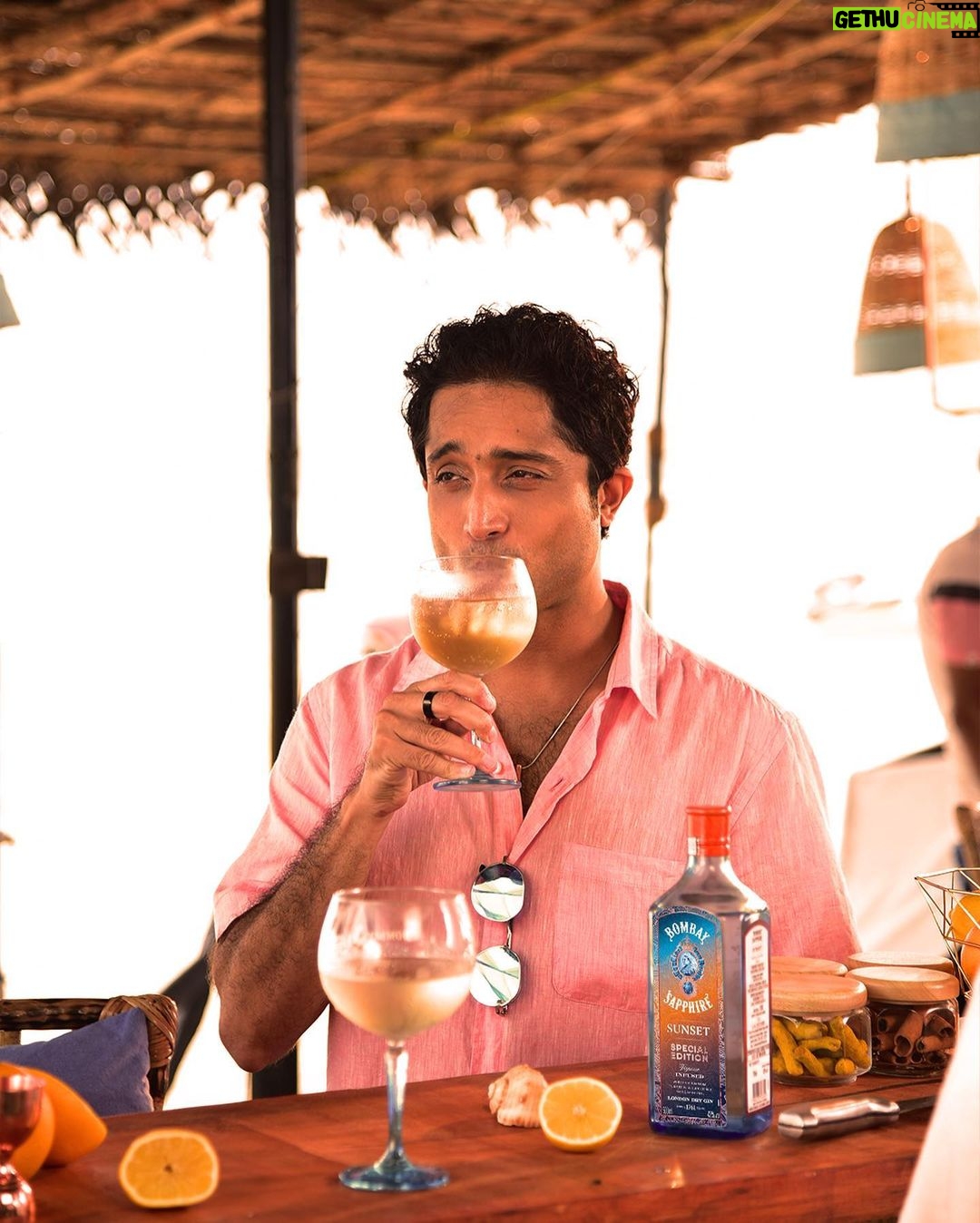 Nikhil D'Souza Instagram - A magical track that transports you to a completely different world where time ceases to stop - That’s how special ‘Sham Sunset Edition’ is for me! Inspired by the mesmerizing sunset, this experience has been a celebration of a lifetime. Here's a glimpse of my favorite moments with Bombay Sapphire's Sunset Edition & my buddies for life @jimsarbhforreal & @sabazad It's these little moments that make life more magical & worthwhile 🌈💕 #BombaySapphire #StirCreativity @bombaysapphire @onlymuchlouder Styled by @drashtidantara / Hair @zidosalon / Make up @zahabia