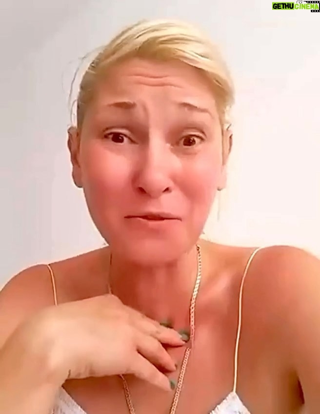 Nikita Dzhigurda Instagram - Это великолепно!👍 Ещё одна украиночка эмоционально, доходчиво и просто объясняет окраинцам суть происходящего!🔳 #донбасс💪 #донецк❤️ #комполка #сид #комбат #лётчик #юрьич @marinanisina @tarzan___official #шаман #shaman #CBO @pantovanatali # @volochkova_arty @shalyapin_official @pashaev.elman @olga_khayrullova @top_best_russia @mck_dessin @mikhail_grebenshchikov @lozayury @alibasov_nana @ivan_kuzminov_ @elena_galitsyna_ @milenadeynega @ilamin_official @sashashpakofficial @i.am.isa.m alex_foto_2020 @sergeydzhigurda @levan_todua @vlad_gunbin @otar.kushanashvili @evgenbordo @kseniya_shkoda @dr.mussurov @skripka.msk @detochka.1973 #михаилигнатов @kadetmusic @anton1177 @voronovlawyer @evgenyi_shahrai
