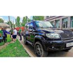 Nikita Dzhigurda Instagram – В прошлый приезд
на Донбасс я обещал нашему герою России – командиру штурмового отряда Z, у которого подорвали машину, привезти в подарок автомобиль УАЗ ПАТРИОТ и гуманитарку. Я, благодаря отзывчивому Сергею Посполитаку, выполнил обещание.

За пару дней до нашего нынешнего приезда в Донецк, полковник (позывной “СТРАЖ”) в бою получил ранение на вылет. Вместо распалаги мы приехали к нему в госпиталь,
в который накануне прилетел снаряд из окраины…

“СТРАЖ” встретил нас на ногах,
несмотря на прострелянный бок…
Настоящий Русский Офицер! 👁️❤️👁️

Сергей Посполитак, Андрей Сосновский и Евгений Ильин вместе со мной доставили
и раздали раненым Z-штурмовикам гуманитарную помощь.

ПОБЕДА НАША!🤟😎✌️

Слава РОДу!!!🔥🔥🔥
#донбасс💪 #донецк❤️ #комполка #сид #комбат @marinanisina 
@tarzan___official #шаман #shaman #CBO @pantovanatali # @volochkova_arty @shalyapin_official @pashaev.elman @olga_khayrullova @top_best_russia @mck_dessin @mikhail_grebenshchikov @lozayury @alibasov_nana @ivan_kuzminov_ @elena_galitsyna_  @milenadeynega @ilamin_official @sashashpakofficial @i.am.isa.m  alex_foto_2020 @sergeydzhigurda  @levan_todua @vlad_gunbin @otar.kushanashvili @evgenbordo @kseniya_shkoda @dr.mussurov @skripka.msk @detochka.1973 #михаилигнатов @kadetmusic @anton1177 @voronovlawyer @evgenyi_shahrai