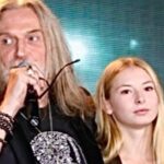 Nikita Dzhigurda Instagram - На премии "Человек года" @premiyagoda в @crocuscityhall звучит классика в моём исполнении, посвящённая Богине АНИС @marinanisina 😘❤️ Спасибо Миленушке Дейнега @milenadeynega за этот незабываемый вечер.🔥 #донбасс💪 #победа #маринаанисина #олимпийскаячемпионка #богиняанис @marinanisina #донецк❤️ #комполка #сид #комполка #сид #комбат #лётчик #юрьич @tarzan___official #шаман #shaman #CBO @pantovanatali # @volochkova_arty @shalyapin_official @pashaev.elman @olga_khayrullova @top_best_russia @mck_dessin @mikhail_grebenshchikov @lozayury @alibasov_nana @ivan_kuzminov_ @elena_galitsyna_ @milenadeynega @sashashpakofficial @i.am.isa.m alex_foto_2020 @sergeydzhigurda @levan_todua @vlad_gunbin @otar.kushanashvili @evgenbordo @kseniya_shkoda @dr.mussurov @skripka.msk @detochka.1973 #михаилигнатов @kadetmusic @anton1177 @voronovlawyer