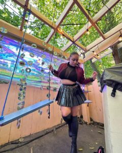 Nikita Uggla Instagram - 😈 Trädgården