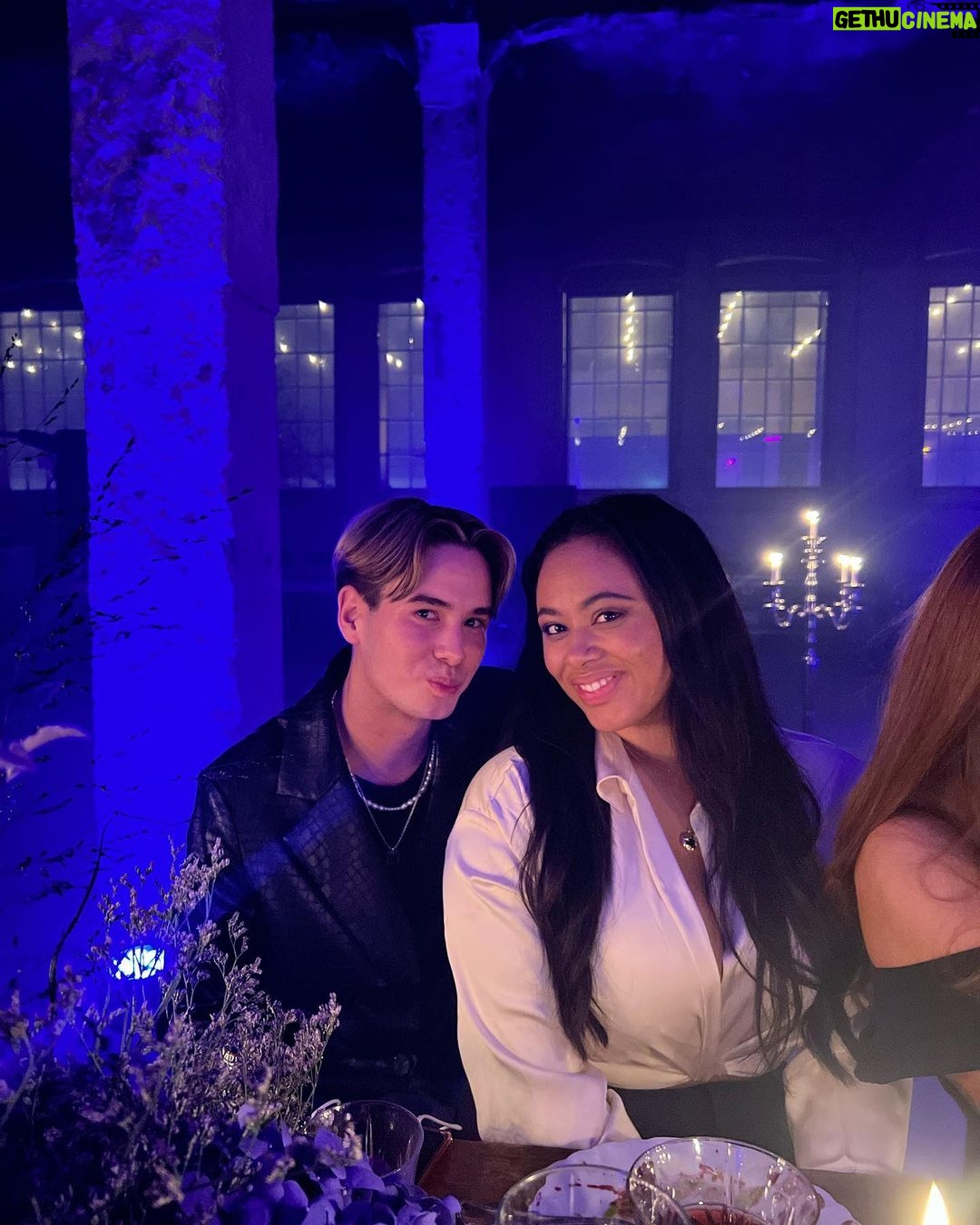 Nikita Uggla Instagram - Just because we are the cutest ever ⭐️
