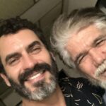 Nikolas Antunes Instagram - ESTRANHO AMOR 💥uma série que fala sobre a violência doméstica, trata da lei Maria da Penha e retrata o dia a dia na Delegacia de Atendimento a Mulher com casos reais de crimes cometidos 🩸Registros da nossa labuta 🍀 maestro @ajaxcamacho por não abrir mão de um segundo sequer de nossos planos sequência, pelo set 100% vivo e por tanto amor⚡️ @ingridzavarezzi pela sensibilidade e riqueza do roteiro 🌹 @ju.knust pelo trabalho de entrega brutal, protagonismo, parceria, sorrisos e gargalhadas sem fim ❤️ @danieldalcin7 e @juniorvieira13 pelo fechamento absoluto do núcleo duro 🚩 @rairaamachado por tanta coragem e parceria ❤️ @patricksampaiogram pela preparação atenta, sensível e elegante 🍀 a sorte de fazer parte de uma equipe de amores brutos, tantos artistas presentes, tanto axé e aguerrimento ❤️🍀 @sonypicturesbr @visomdigital