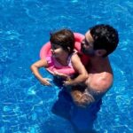 Nikolas Antunes Instagram – HELENA e o sol a água e Eu 🤍