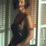 Nikolas Antunes Instagram - Tá chegando aí uma história de suspense picante ..da uma olhada! A minissérie Olhar Indiscreto estreia em breve na Netflix Brasil! 👀
