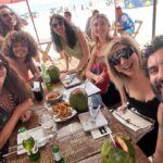 Nikolas Antunes Instagram - Olhar Indiscreto crew com a nossa autora visitando o Brasil @marcelacitterio ⚡️🍀