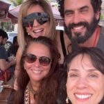 Nikolas Antunes Instagram - Olhar Indiscreto crew com a nossa autora visitando o Brasil @marcelacitterio ⚡️🍀