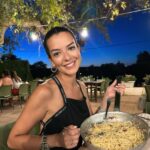 Nikoletta Ralli Instagram - Italian nights, at Crete 🇮🇹♥️🇬🇷 (Γλυκούλα, τρώει carbonara για ένα άτομο!) Chaniá, Greece