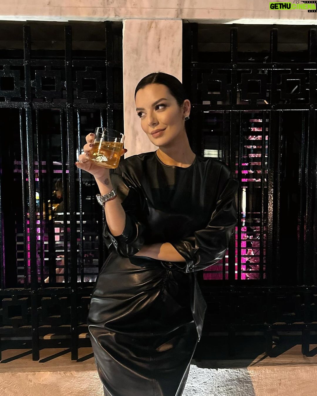 Nikoletta Ralli Instagram - Η καλύτερη μέρα για night out @izakaya_athens 🏮 Kolonaki