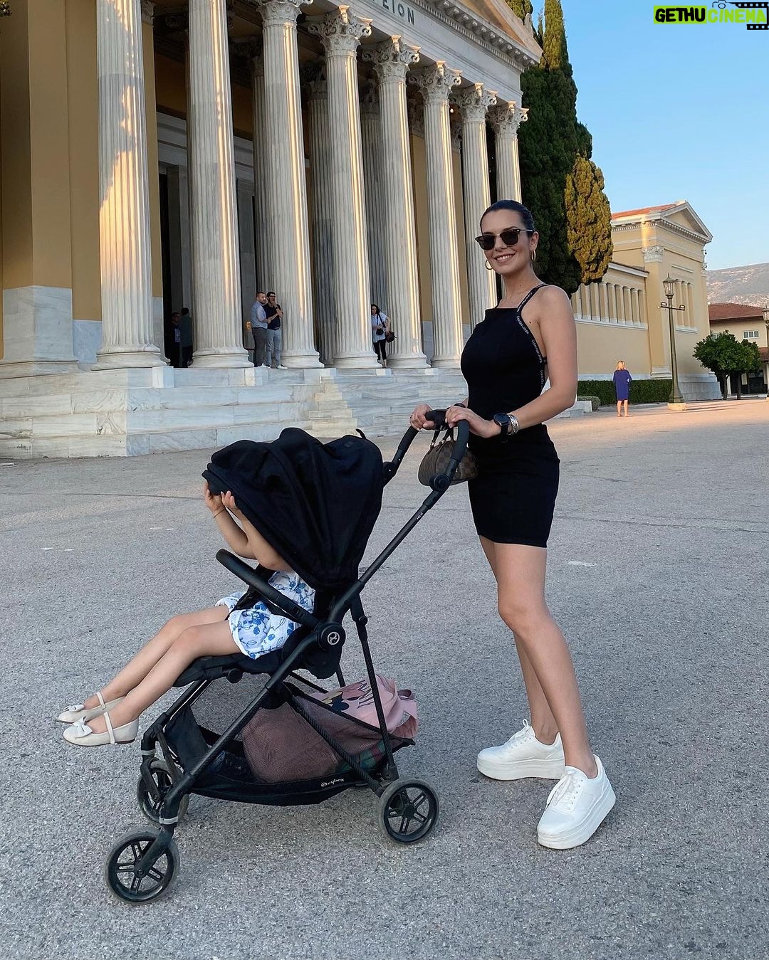 Nikoletta Ralli Instagram - School's out for summer 🤘🏻😎 Ζάππειο, Αθηνα