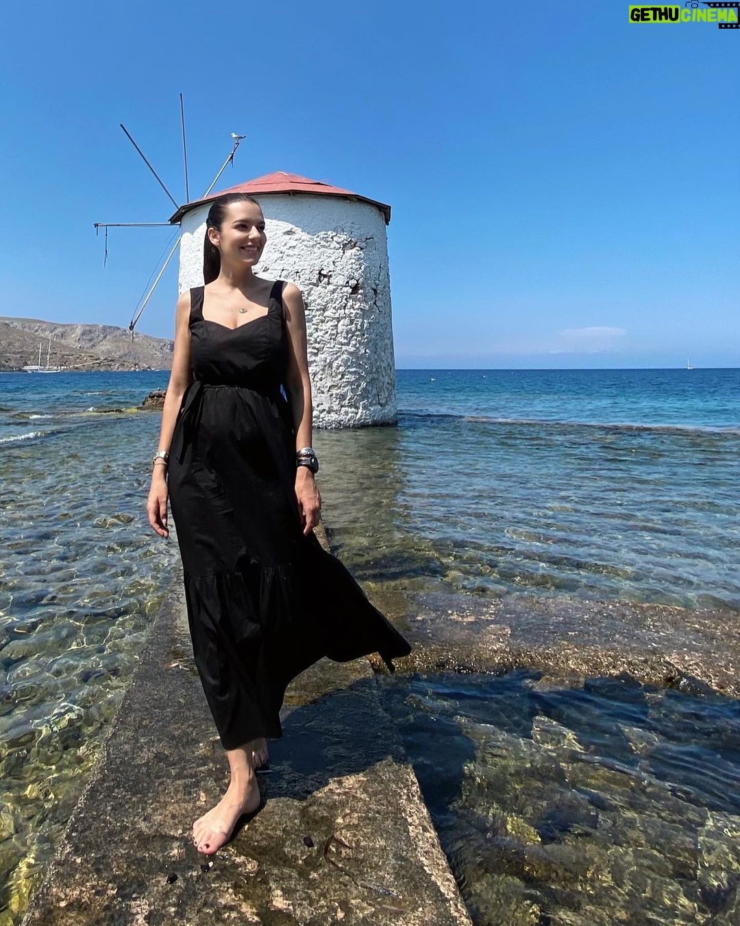 Nikoletta Ralli Instagram - Το μαύρο φόρεμα @billcostfashion ❤️ #summervibes #billcostfashion Leros