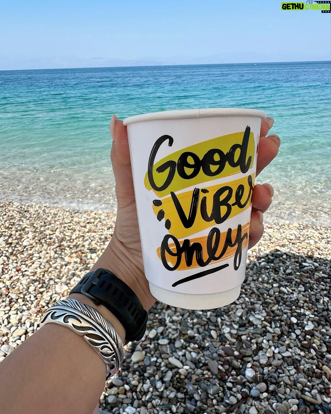 Nikoletta Ralli Instagram - 15 Αυγούστου στο χωριό 💙 Χρόνια πολλά σε εσάς που γιορτάζετε!!! Πλατανος ΑΧΑΙΑΣ