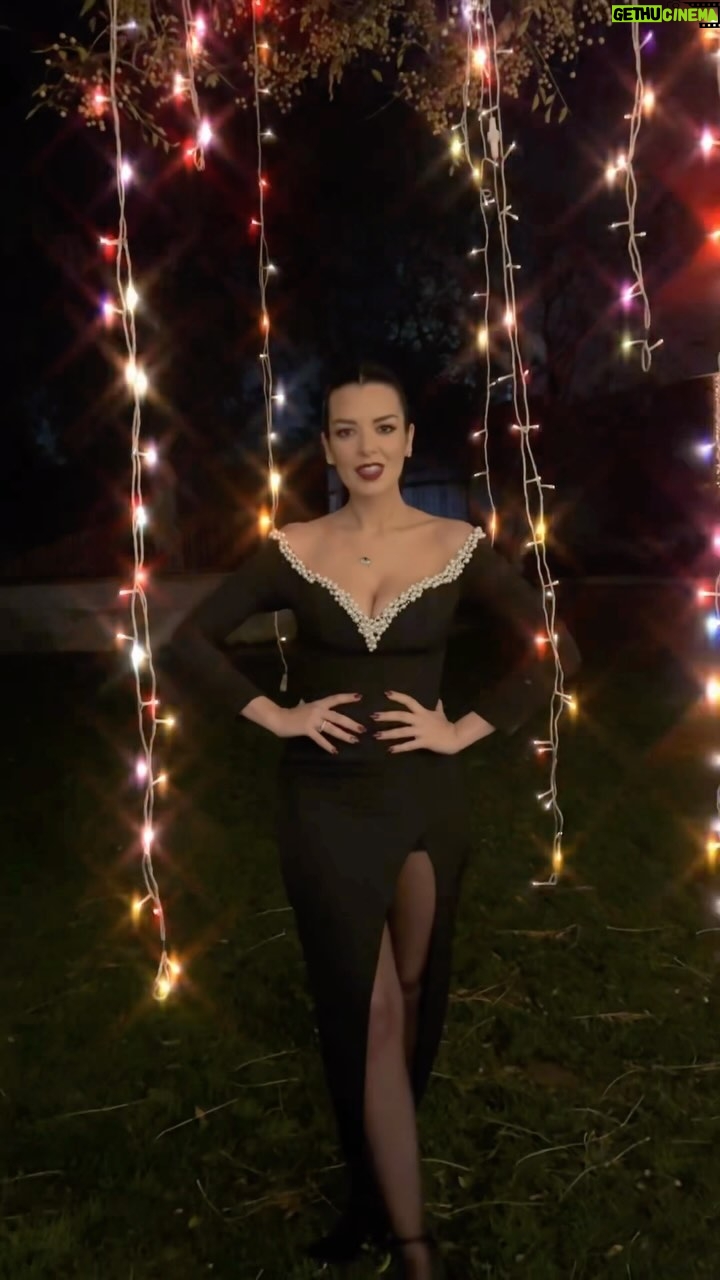 Nikoletta Ralli Instagram - This dress @chalinamer 🖤