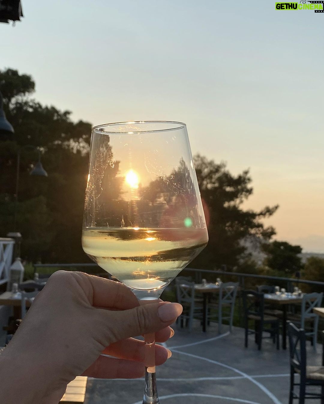 Nikoletta Ralli Instagram - Well, I had a dream I Stood beneath an orange sky 🌅 Αιγείρα Αχαΐας