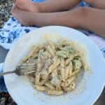 Nikoletta Ralli Instagram - Τι τρώμε στην παραλία #part1 ♥️🍉 Παραλία Πλατάνου