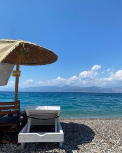 Nikoletta Ralli Instagram - Σε τέτοιες τρυφερές στιγμές, πέρα απο διάφορα γλυκούλικα, σκέφτομαι ποσό βαρύ, είναι το ανθρώπινο κεφάλι 🤔 Ταυτίζεστε;;
