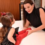 Nikoletta Ralli Instagram - Togetherness ❤ Η φετινή Holiday συλλογή της @hm γιορτάζει το μαζί. ✨ Βρες τα πιο γιορτινά looks για όλη την οικογένεια στα καταστήματα και online στο hm.com. @hm_kids #hm #hmxme #hmhellas #hmholiday #hmkids #togetherness Athens, Greece