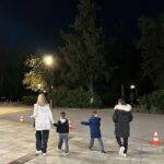 Nikoletta Ralli Instagram - Η αδερφή μου σήμερα, πήρε το δεύτερο της πτυχίο, αυτό της Αρχιμάγειρα 👩🏻‍🍳 Ήταν και τα τρία της παιδιά εκεί και ο Βασίλης και εγώ και φυσικά και η Σόφη♥️ Μην παρατάτε ποτέ τα όνειρα σας ⭐️ Συγχαρητήρια @marigoralli 🥰