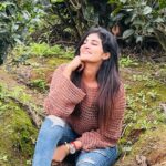 Nimeshika Radhakrishnan Instagram – 2024🦋🌈🌟🔋🤍❄️wish me all I prayed for 🩷🤎🩷with  great joy🩵🌟 Valparai 7th Heaven