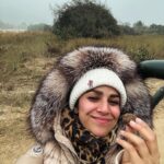 Nimrat Kaur Instagram - Had my first coffee and breakfast and my heart’s fill of love and laughter with my family in the wild. Spent all of the first day of the new year deep in the jungles of Kumaon, capturing it from before sunrise till after sunset. Happy New Year and wishing you the best start to 2024!! ♥️🍀🐾🐯 #wellbegunishalfdone #2024♥️ #shotonihone15promax #BharatKiNimrat Jim Corbett National park, Nainitaal
