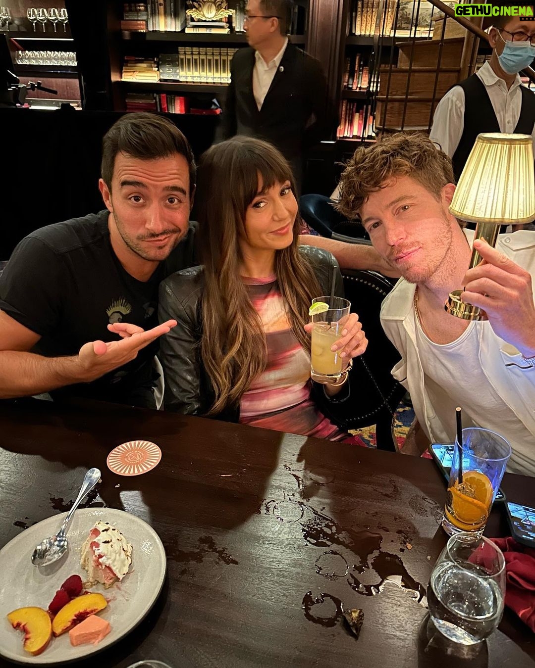 Nina Dobrev Instagram - now my whole team here💥 Las Vegas, Nevada