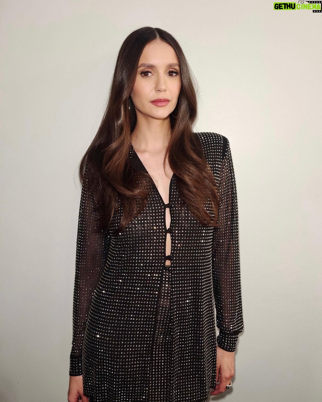 Nina Dobrev Instagram - #TheOutlaws Press day 🖤