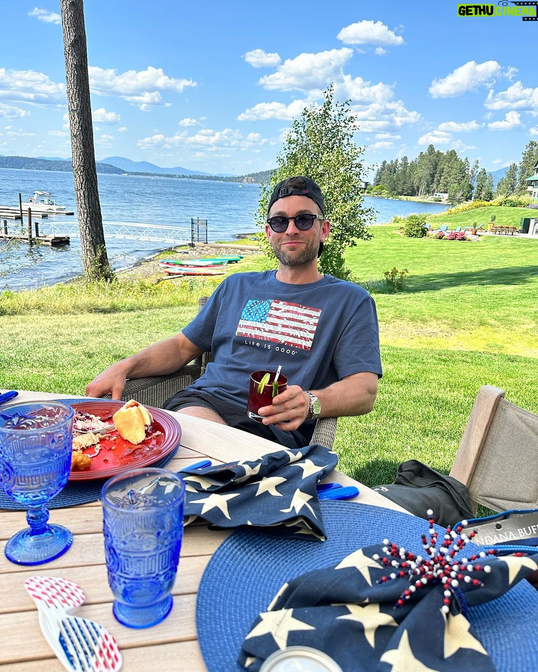 Nina Dobrev Instagram - Happy fourth everyone. Be safe, it’s dangerous out there. Take it from @keleighteller and I 🫣❤️🩹😂🤟🏼 #teamUSA #topgun
