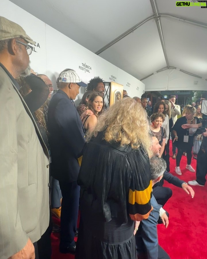 Nina Dobrev Instagram - So incredibly honored and excited that ‘The League’ premiered at the Tribeca film festival last night. This documentary has been years in the making, I’m so proud of everyone who brought this to life from our acclaimed director Sam Pollard to amazing producers @questlove @zarahzohlman @jag289 @blackthought @jen_isaacson @byronmotleymusic @radicalmedia @magnoliapics and many many others. The League tells the incredibly poignant and important history of segregation and integration in baseball through the lens of racism in America using newly found archival footage and interviews. I’m so proud to have been a part of this powerful film as an Executive Producer, which will be in AMC theaters July 7th, and digital platforms July 14th. #TribecaFilmFestival