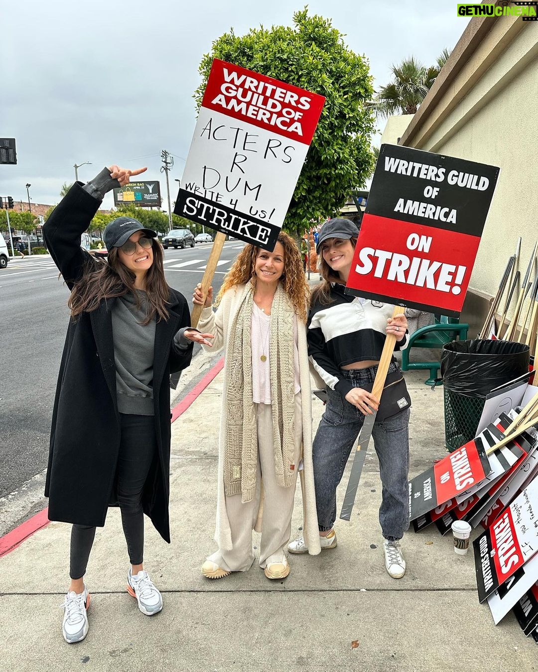 Nina Dobrev Instagram - it all starts on the page. it’s gotta be fair #wgastrike #wgastrong @wgawest @wgaeast