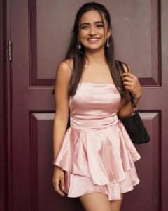 Nisha Guragain Instagram - A smile a day keeps the pain away😊