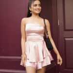Nisha Guragain Instagram - A smile a day keeps the pain away😊