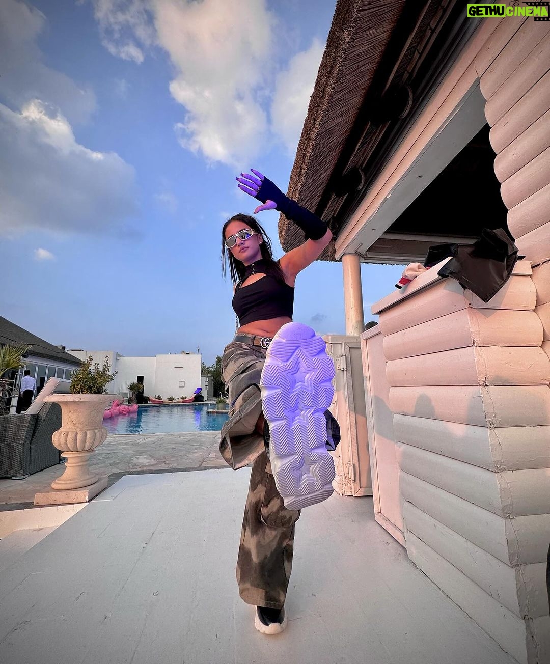 Nisha Guragain Instagram - I don’t need anyone to hold me, I can hold my own😊 Dubai, UAE - دبي ألاِمارات