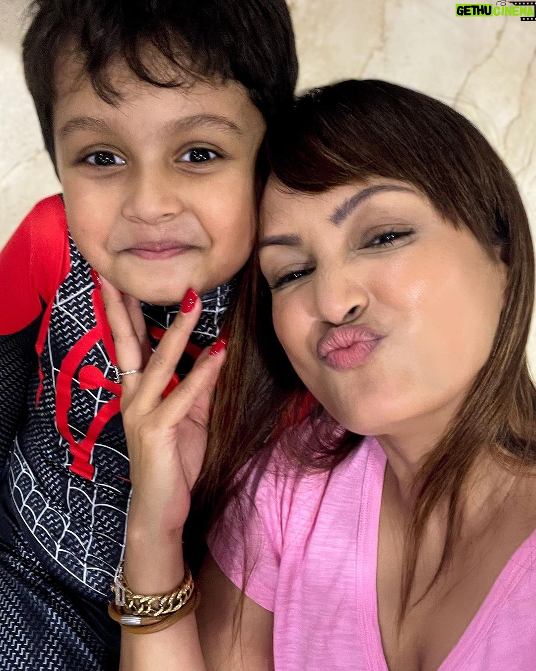 Nisha Rawal Instagram - ♥️ मेरे दो अनमोल रतन!