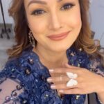 Nisha Rawal Instagram - #MakeUpRoomDiaries from the sets of Meet! Keep watching on @zeetv . . . Batao what would u like to see? ☑️A Make Up Reel? ☑️Inspirational Reel? ☑️A Photo Dump of a day in my life?