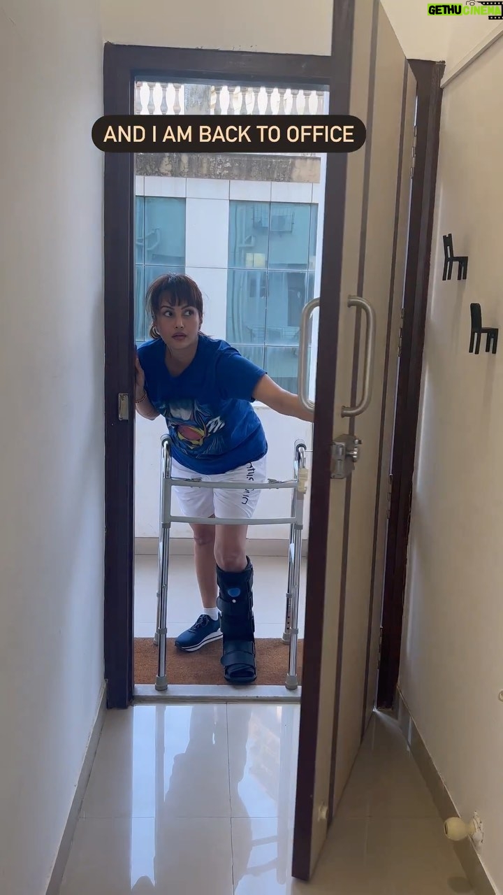 Nisha Rawal Instagram - ♥️ Learning to walk again has been nothing short of an experience! As I make baby steps towards progress from this sudden unplanned pause in my life, I feel gratitude that life in it’s strangest ways did listen to me telling myself to “slow down”. Yeh alag baat hai ki itni baar Mann mein bola hoga ki life ne suna “stop”. Everyday i wake up respecting my body more for the endurance it has shown and the resilience that it surprises me with. Have finally started going to office again, missed it so much! I have loved being alone here and working uninterruptedly for hours! The silence, the peace, the continuous calming frangrance from my lavender rose candles and the nature sounds of @calm have been my besties here! Restarting work with gratitude that I could have lost more, my healing could have been longer, but I am doing well inspite of some hiccups along the way, after all your prayers and good wishes have been my backbone ❤️🩹 So, thank you my lovelies 🥰 for being so awesome!
