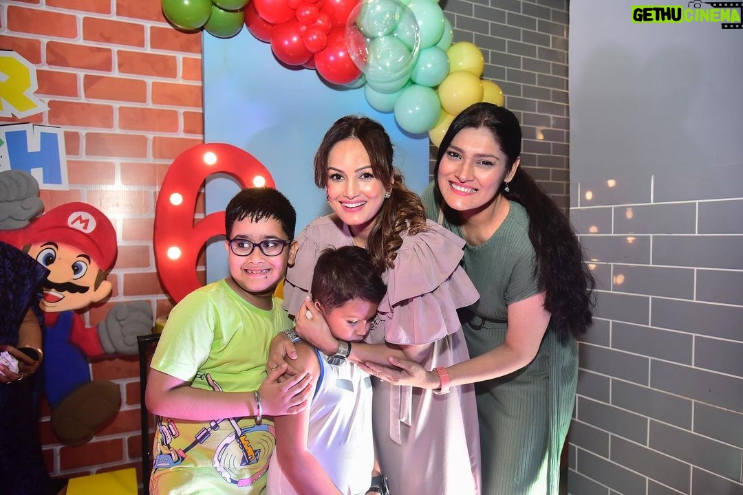 Nisha Rawal Instagram - ♥️ And he said he wanted to meet SUPER MARIO for his 6th birthday, so we made it happen! Happy Birthday my Littloo ♥️ . . . . . . . . A memorable birthday party and all the following wonderful people are to thank: 🍄 This cute venue | @jumbletumblekids 🍄The lovely MARIO theme decor | @scribbleandpop_events 🍄Super Yummy cake | DCAKECREATIONS @dcakecreations 🍄Moments captured by | @prathameshbhosale09 & Kaustubh 🍄My most favourite brand for toys & stationary as return gifts | @scoobiesstores 🍄My most favourite books as return gifts | @t4tales 🍄The lovely tatoo artiste | @its_priiya 🍄Yummy Candy Floss | @cottoncandycasa 🍄My best team ever without whom this would never have been possible | @filmynarulaentertainment - a huge shout out to each one of u - Harmaan, Anupama, Harsha, Aashi 🤗 To all the friends who made it, a big thank you for all the love and blessings for my Littloo! To all who couldn’t make it, your presence was dearly missed! . . . . . . . . . . . . . . . . . . . . . #HappyBirthdayKavish #KavishMehraturns6 Head to my stories for more fun from the party! Jumble Tumble