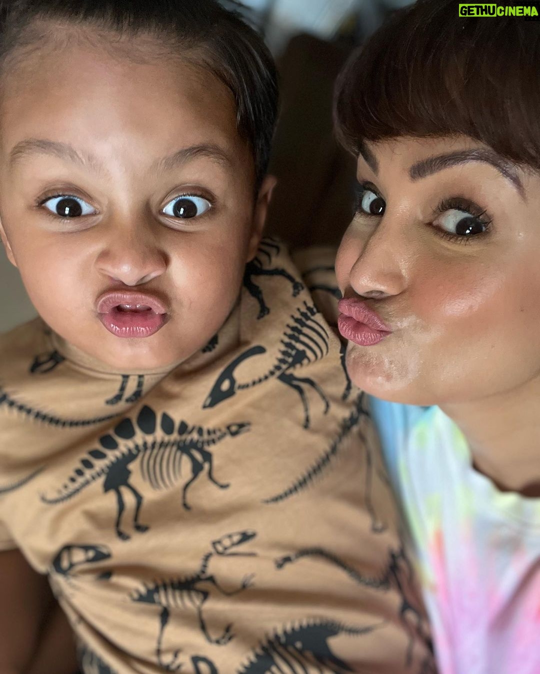 Nisha Rawal Instagram - ♥️ Main aur meri mumma aksar yeh baatein karte hain 😛 Mumbai, Maharashtra
