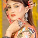 Nisha Rawal Instagram - ♥️ A message to the creator community! #Respect . . . . Featuring today’s brands among the others that I am wearing: ▫️Outfit 1- @merakibynandini ▫️Outfit 2- @naariethnicbyprerna ▫️Pure Brass Jewellery- @outandout.official An initiative to support small homegrown women-led businesses! Together let’s make things happen! —— Write to me on: startupwithnisha@gmail.com . . . . . . . #NishaRawalReels #StartUpWithNisha #HomeGrownLabels Mumbai - मुंबई