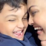 Nisha Rawal Instagram - ♥️ Apparently Maa ka Pyaar Gift nahin hota hai 😛🙃🤗 @kavishmehra . . . #NishaRawalReels #NishaRawal #NISHAniyan