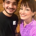 Nisha Rawal Instagram - Finally a “let’s catch up for a coffee” promise done right! ‘Simplicity’ is the word for you :) Stay this way! @munawar.faruqui