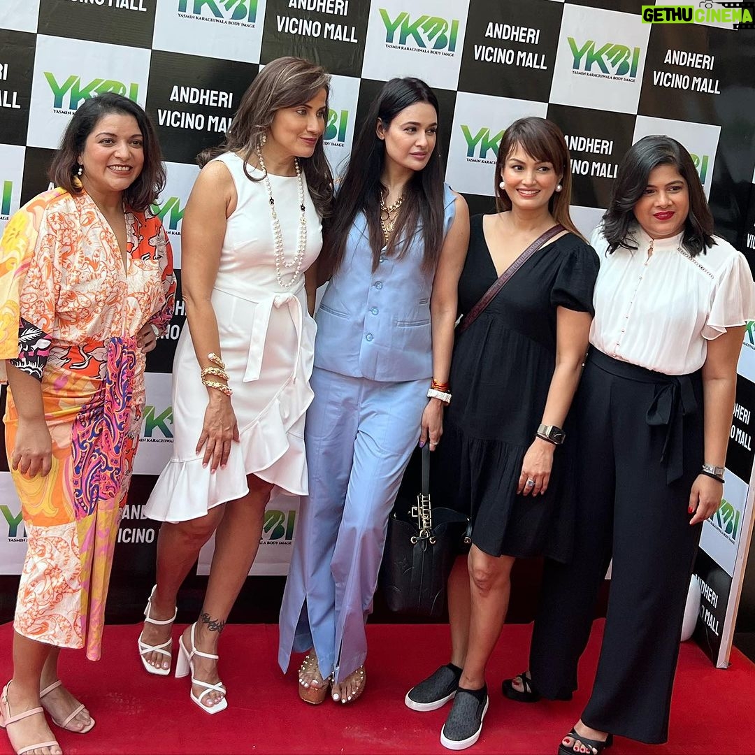 Nisha Rawal Instagram - ♥️ Some accolades feel personal! Proud of you both Urvi and Ravi! . . . Andheri are you ready to get fitter? @ykbi_andherii is right here @ Vicino Mall for top-notch Pilates training! Door are open! @ykbi_andherii @yasminkarachiwala @urvipatel7 @poonampandeyreal @yuvikachaudhary @munishakhatwani @neetu.somani @musingsoftheheartandsoul @the_momster @avantika.says @bandgeekallra Andheri West